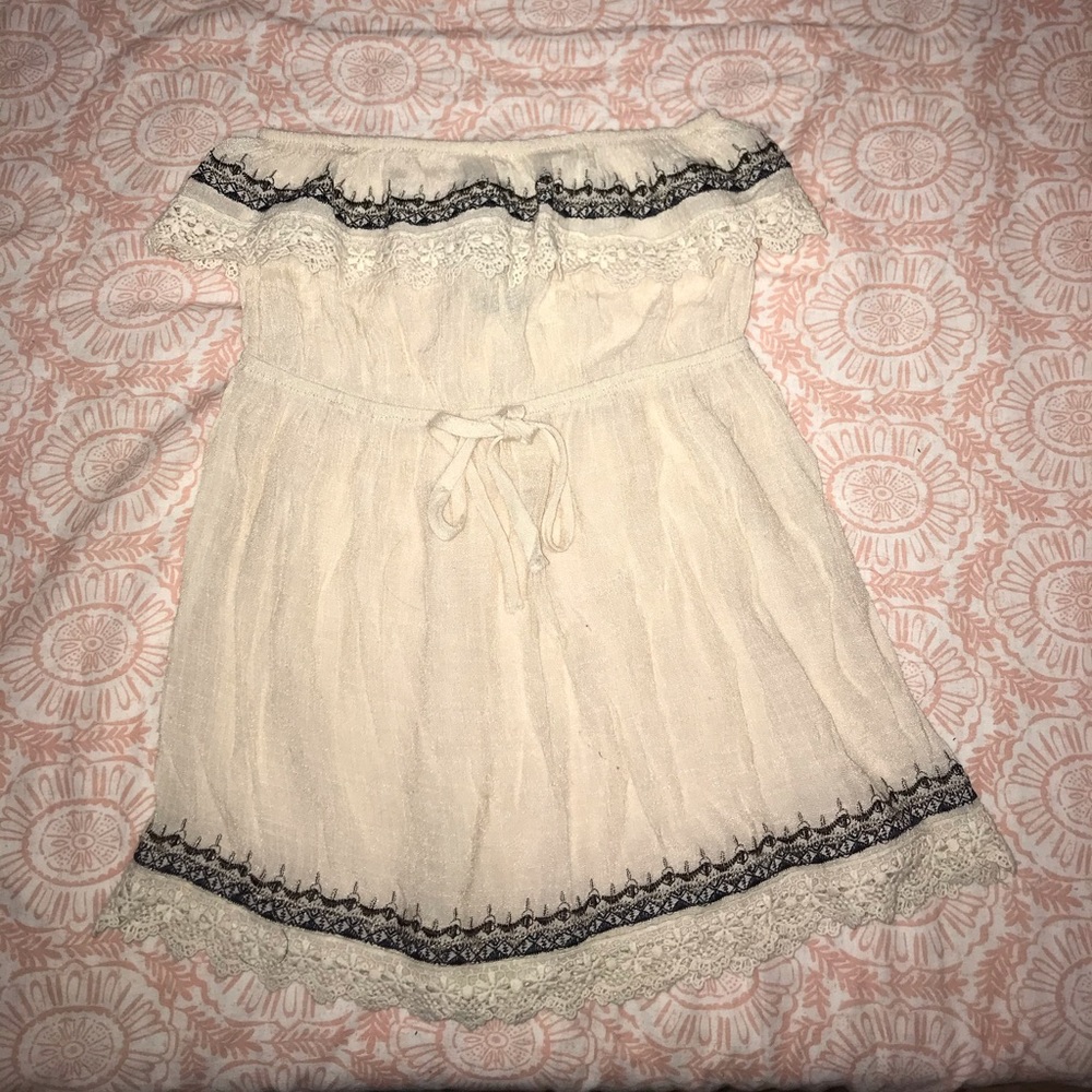 Very cute flowy off the shoulder top !
